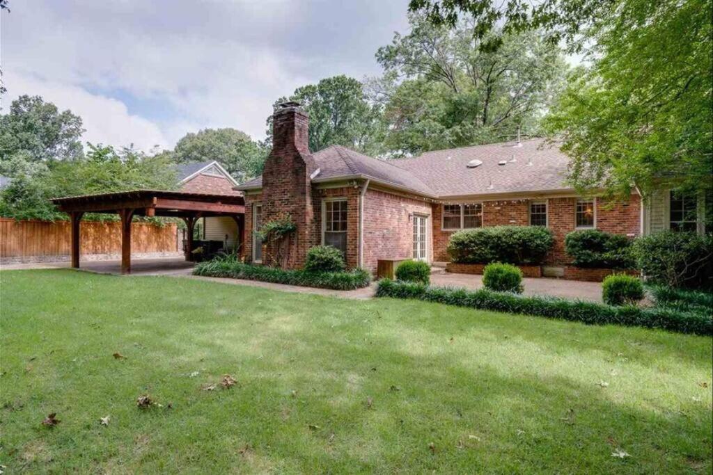 Elegant 6 Bedroom Home In Heart Of Memphis Exterior photo