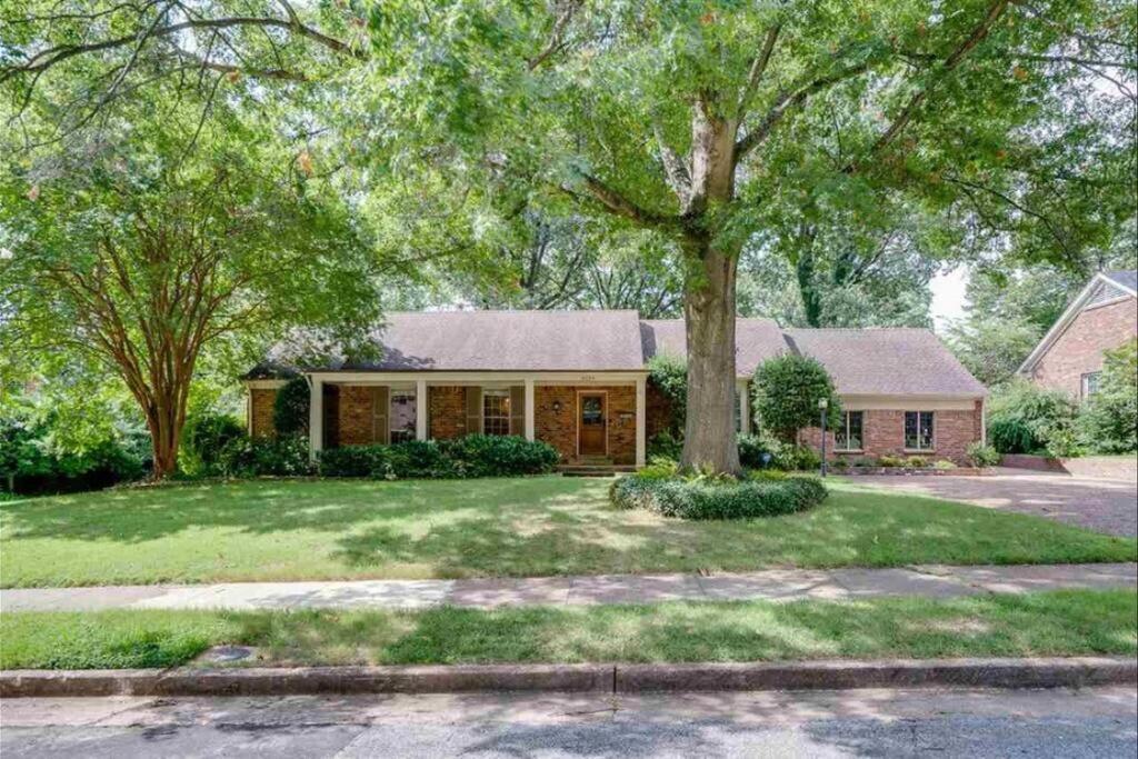 Elegant 6 Bedroom Home In Heart Of Memphis Exterior photo